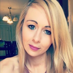 Meet your Posher, Carissa